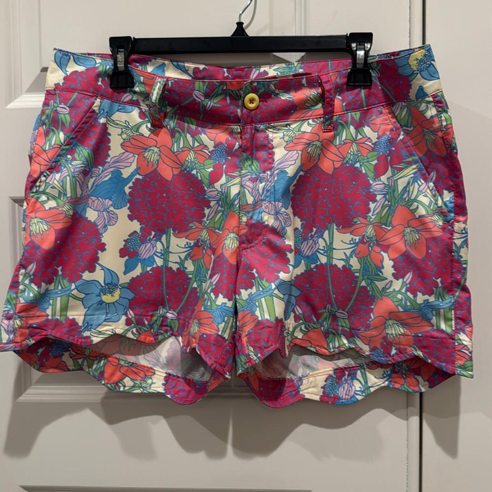 Birdies and Bows Womens Swinging Scallop Shorts Size 10